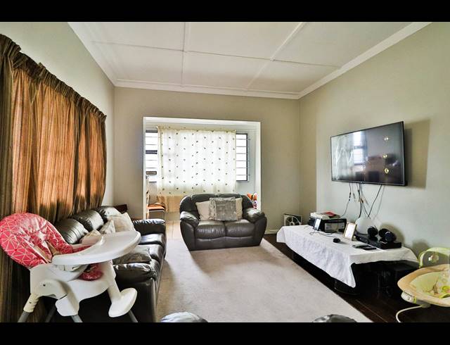 2 BEDROOM APARTMENT FOR SALE IN GQEBERHA CENTRAL